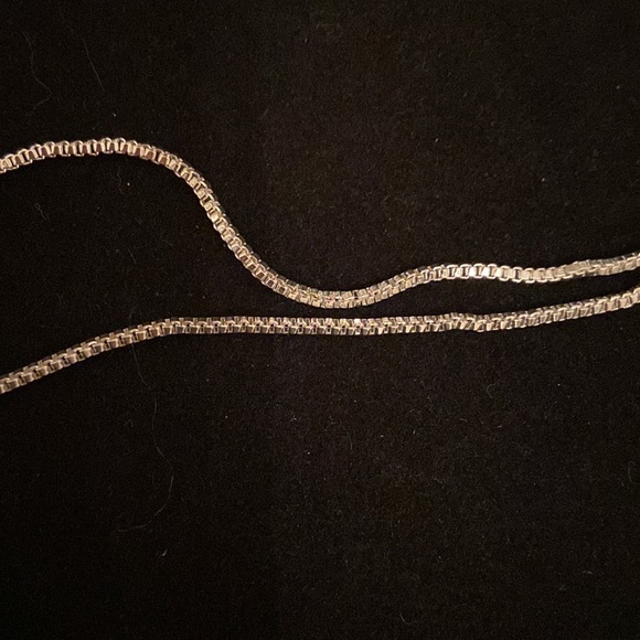 HD Necklace - Picture 9 of 9